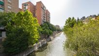 Vista exterior de Pis en venda en  Granada Capital amb Balcó