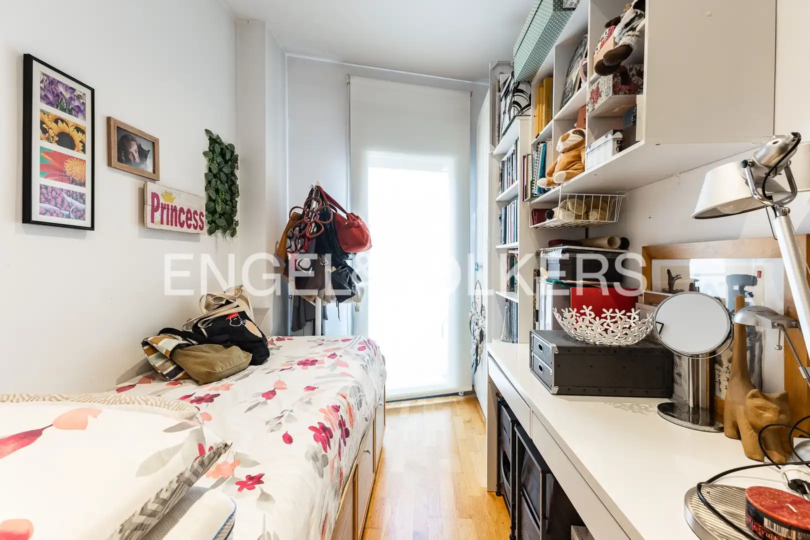 Habitación de Casa adosada en venta en Barcelona con Aire acondicionado, Calefacción y Jardín privado