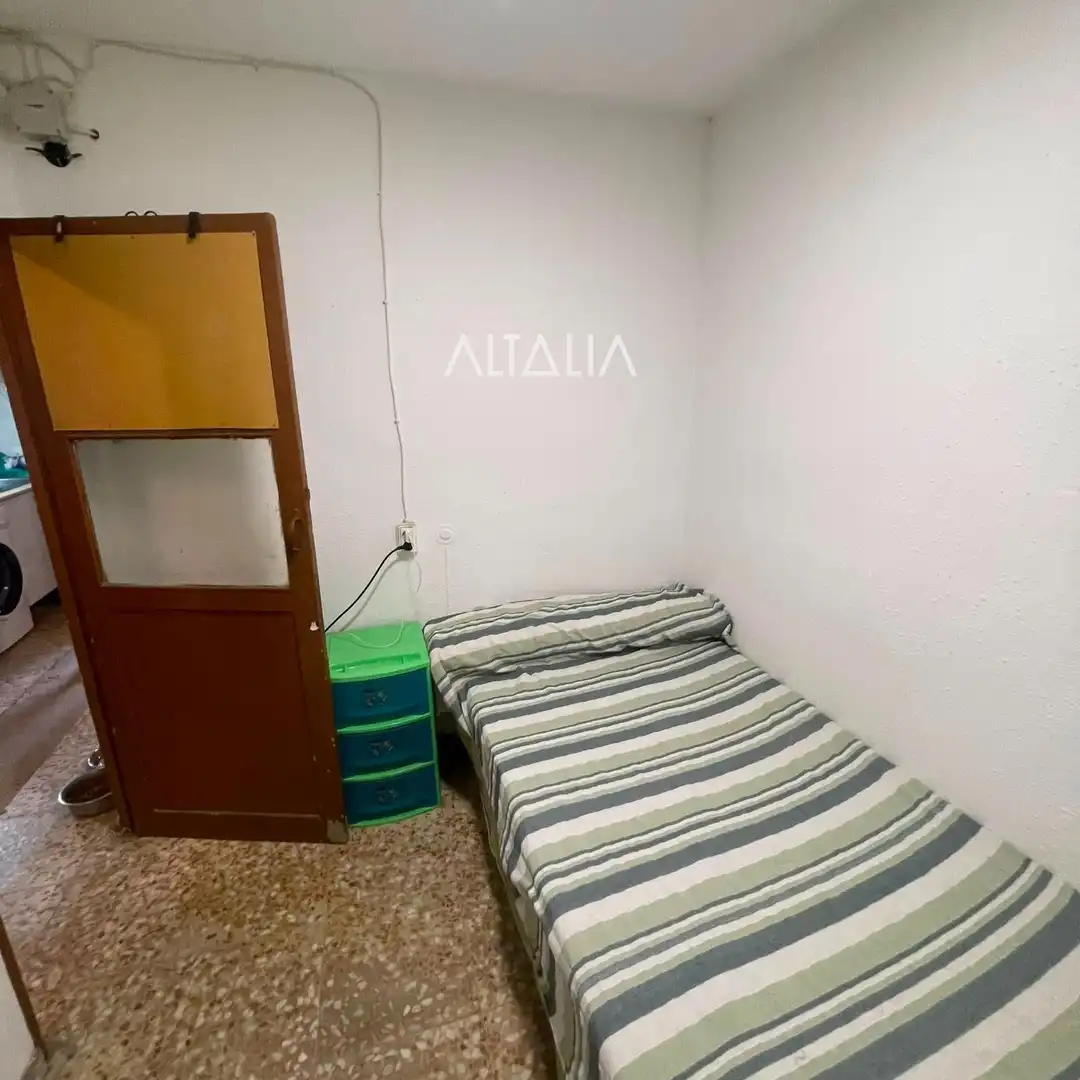 Dormitori de Casa adosada en venda en Cuenca amb Terrassa