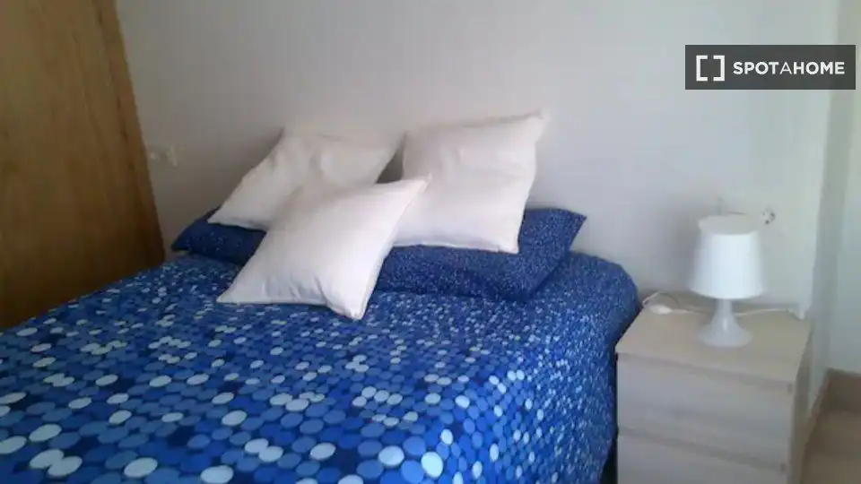 Habitación de Apartamento para compartir en Oviedo  con Aire acondicionado y Terraza