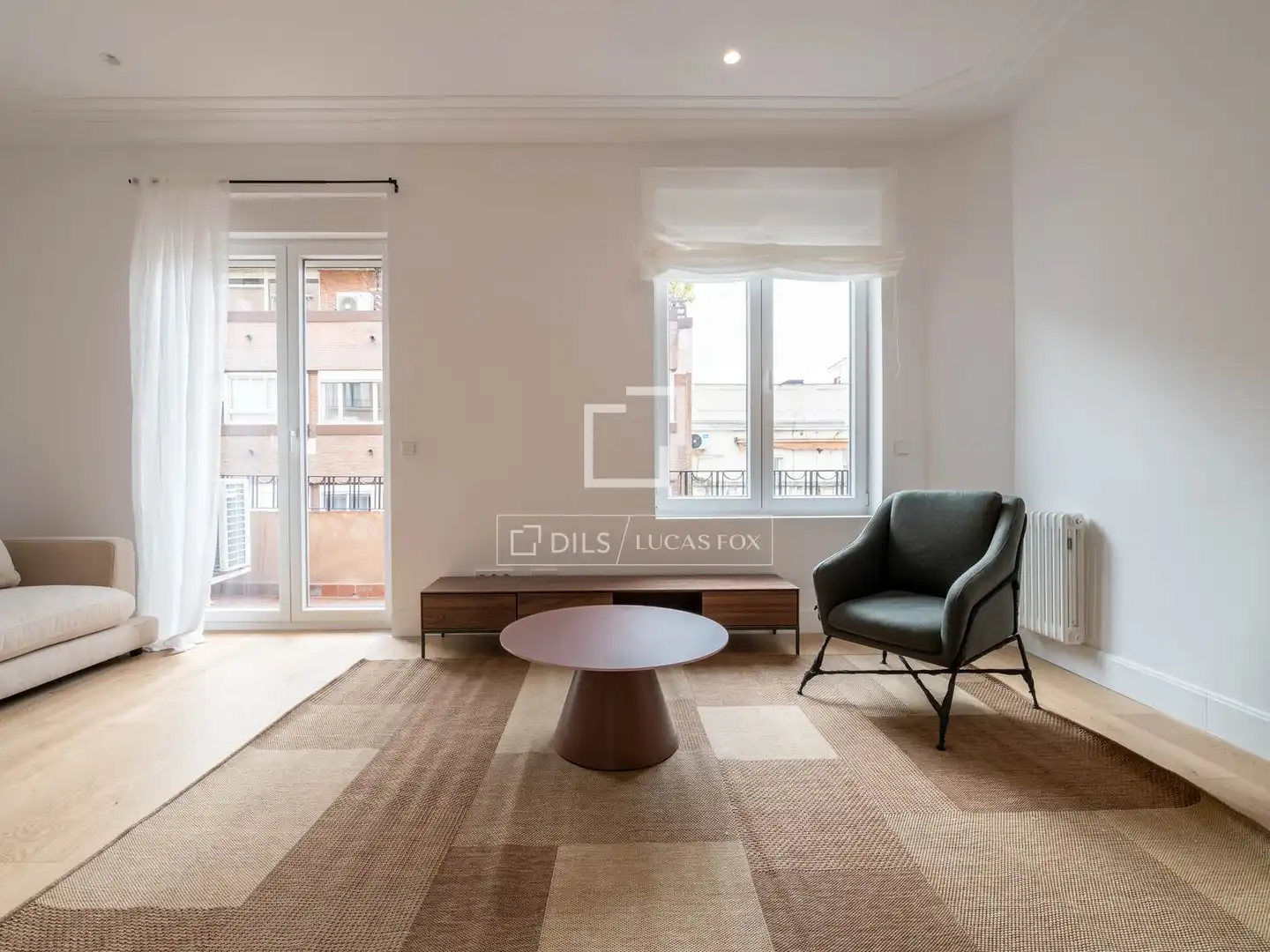 Sala d'estar de Pis en venda en Madrid amb Aire condicionat, Calefacció i Parquet