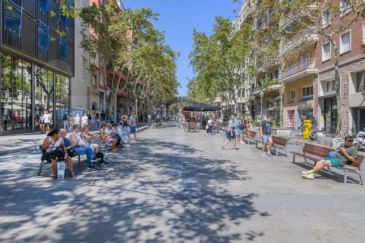 Außenansicht von Wohnung zum Verkauf in Barcelona mit Klimaanlage, Parkett und Möbliert