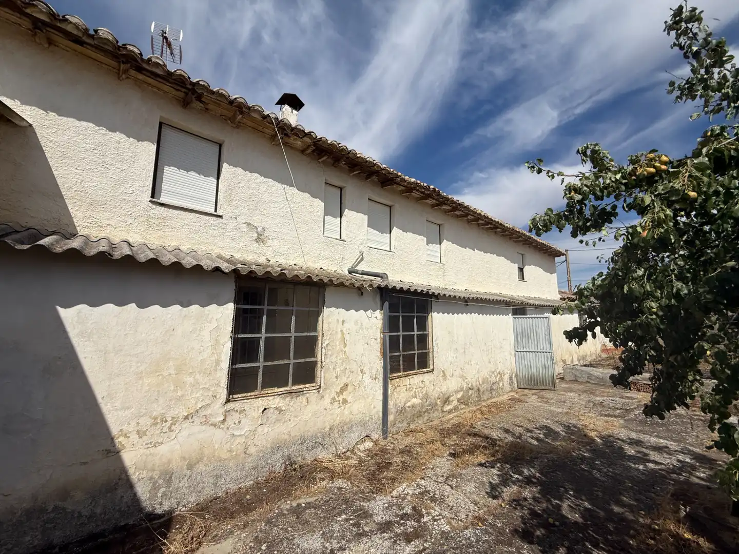 Vista exterior de Casa o xalet en venda en Cervatos de la Cueza amb Traster i Moblat