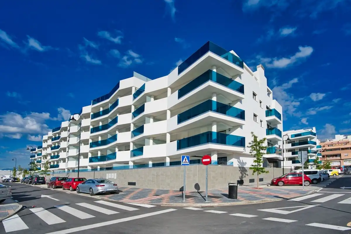 Außenansicht von Wohnungen zum Verkauf in Mijas mit Privatgarten, Terrasse und Abstellraum