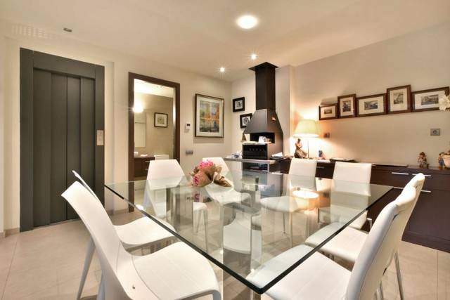 Casa adosada en Venta en Carrer de la Poetessa Caparà en Sant Pere Nord