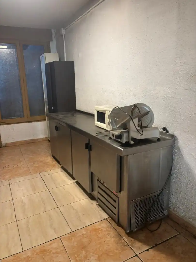 Local comercial en traspaso en Sant Ramón, imagen 4