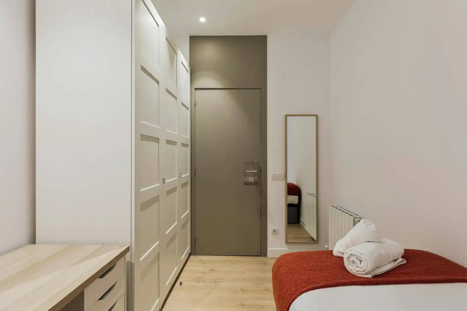 Schlafzimmer von Wohnung zur untervermieten in Barcelona mit Klimaanlage, Heizung und Möbliert