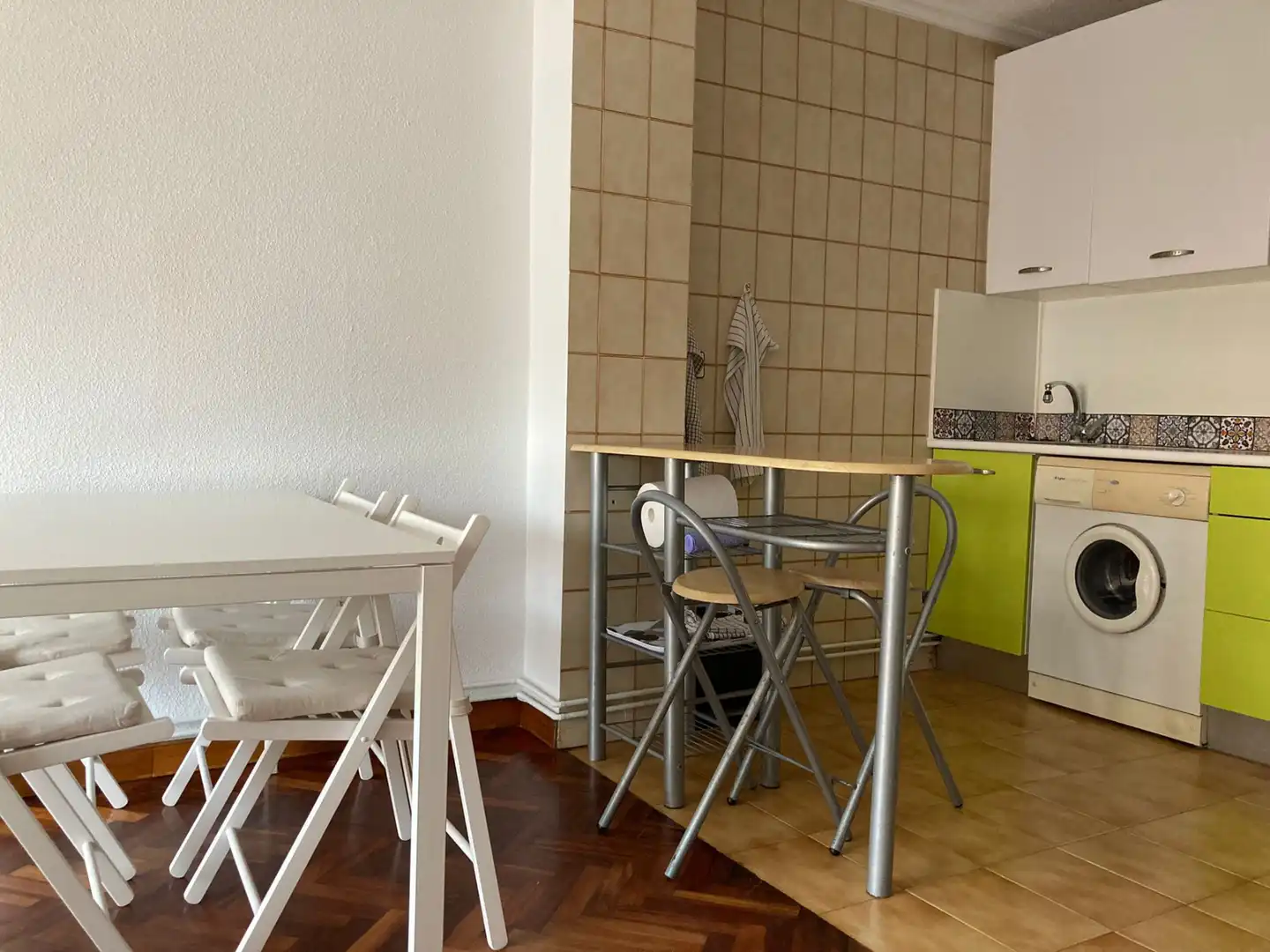 Menjador de Apartament de lloguer en Santander amb Parquet, Terrassa i Moblat