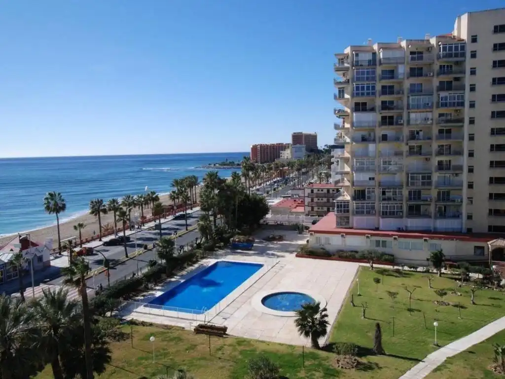 Außenansicht von Wohnung zum Verkauf in Benalmádena mit Klimaanlage und Gemeinschaftspool