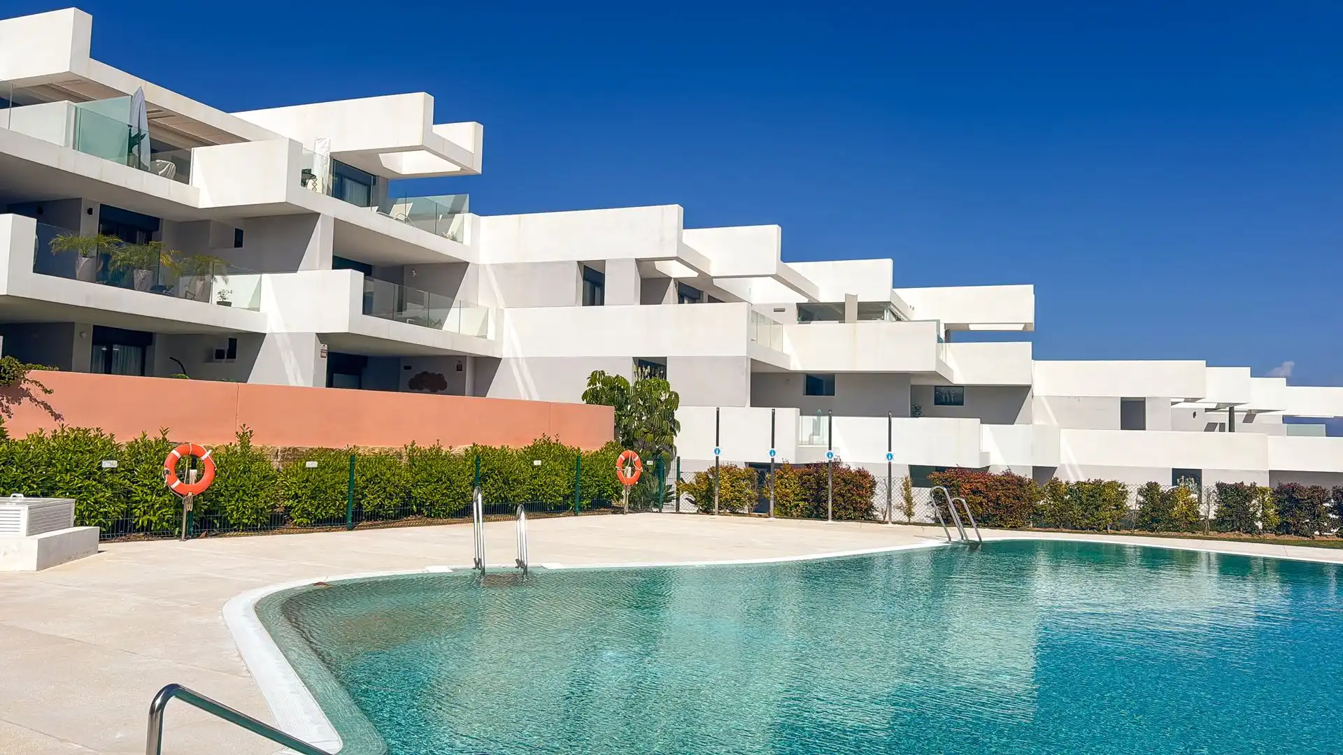 Außenansicht von Dachboden zum Verkauf in Manilva mit Klimaanlage, Heizung und Terrasse