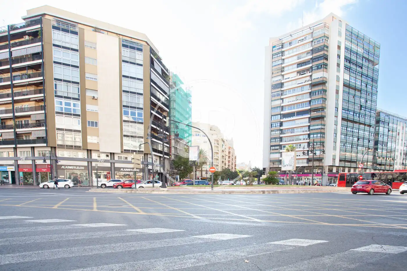 Außenansicht von Wohnung zum Verkauf in Valencia mit Klimaanlage, Heizung und Terrasse
