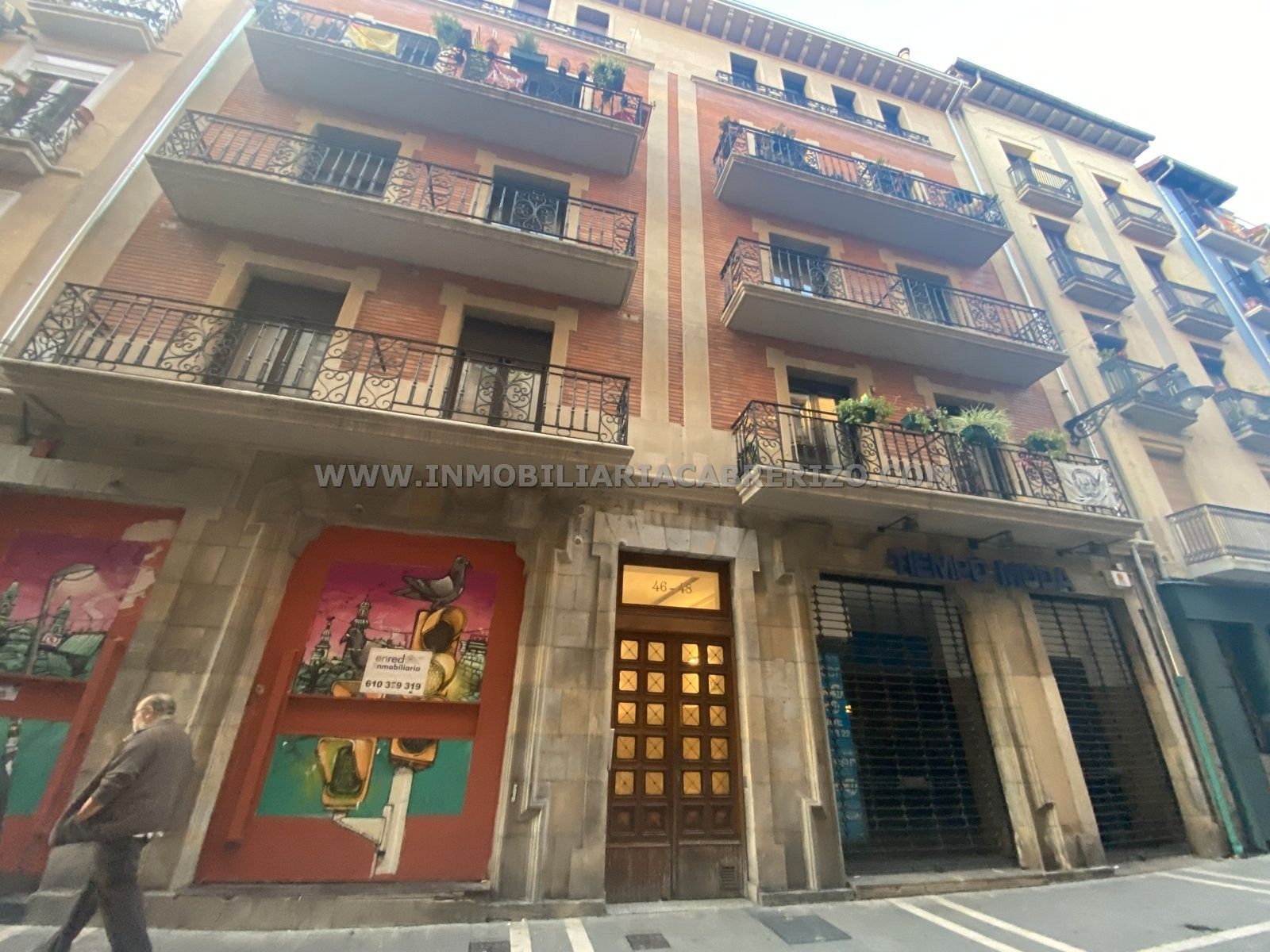 Vista exterior de Pis en venda en  Pamplona / Iruña amb Calefacció, Moblat i Forn