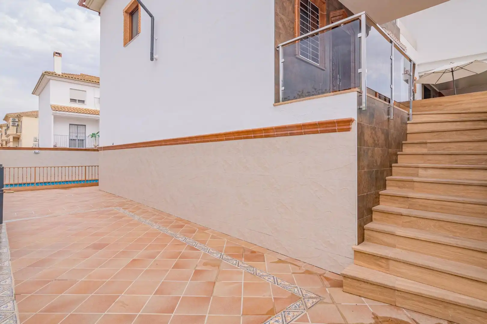 Vista exterior de Casa adosada en venta en Vegas del Genil con Aire acondicionado, Calefacción y Balcón