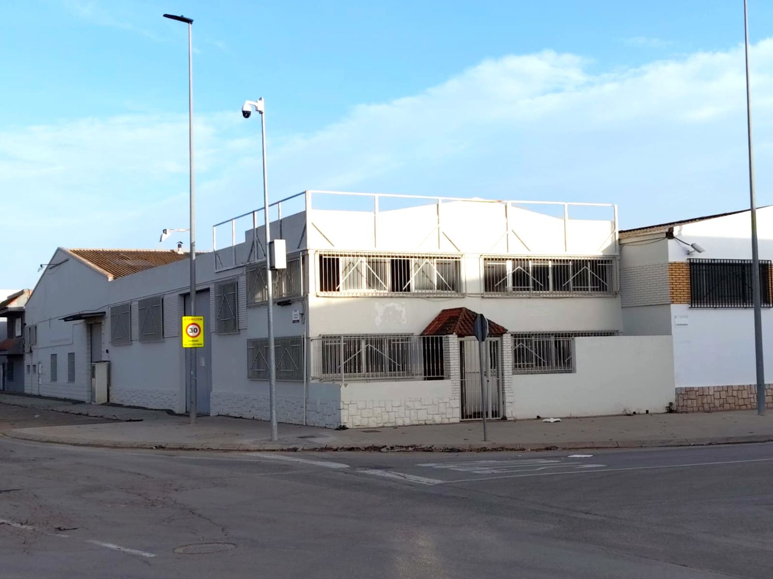 Vista exterior de Nau industrial en venda en Alaquàs