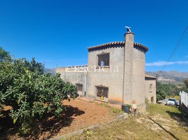 Chalet con jardín en venta en Benidoleig