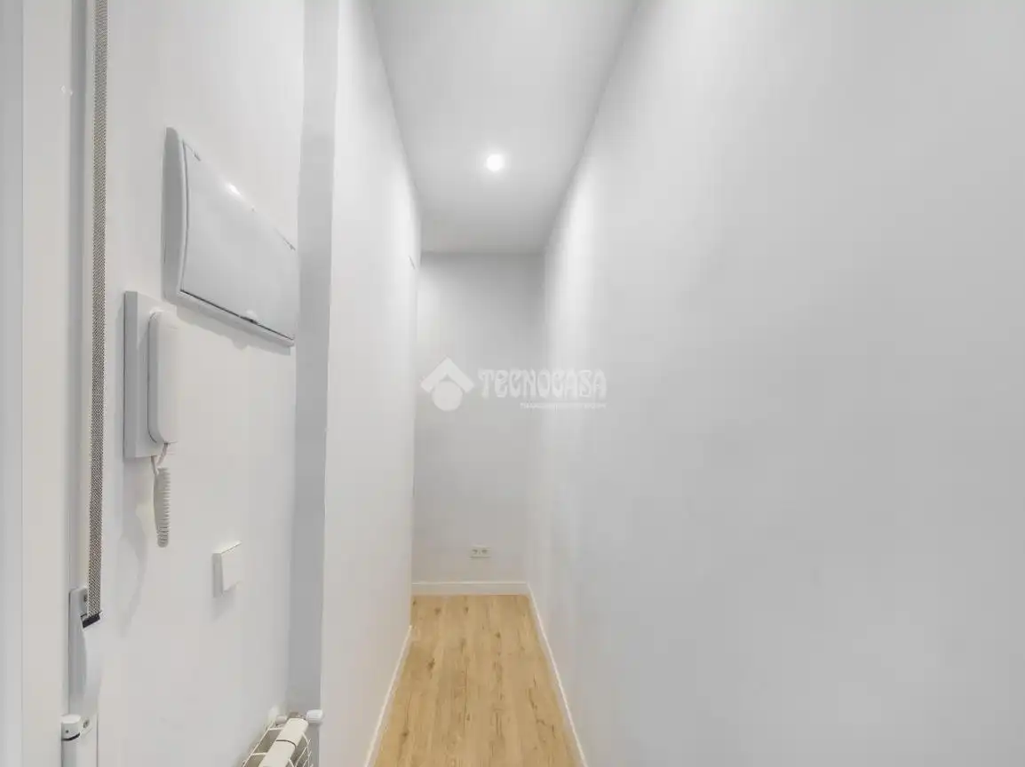 Flat for sale in Madrid  with Air Conditioner and Heating