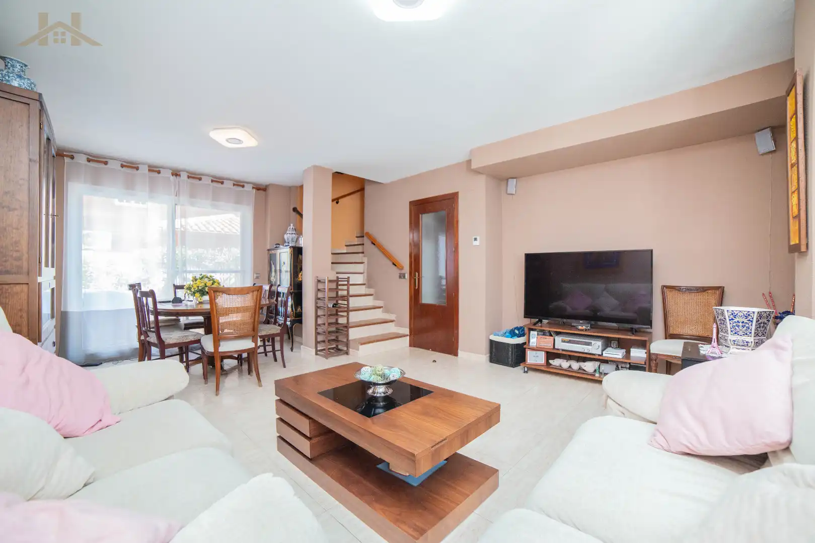 Sala de estar de Casa adosada en venta en Cubas de la Sagra con Calefacción, Jardín privado y Piscina