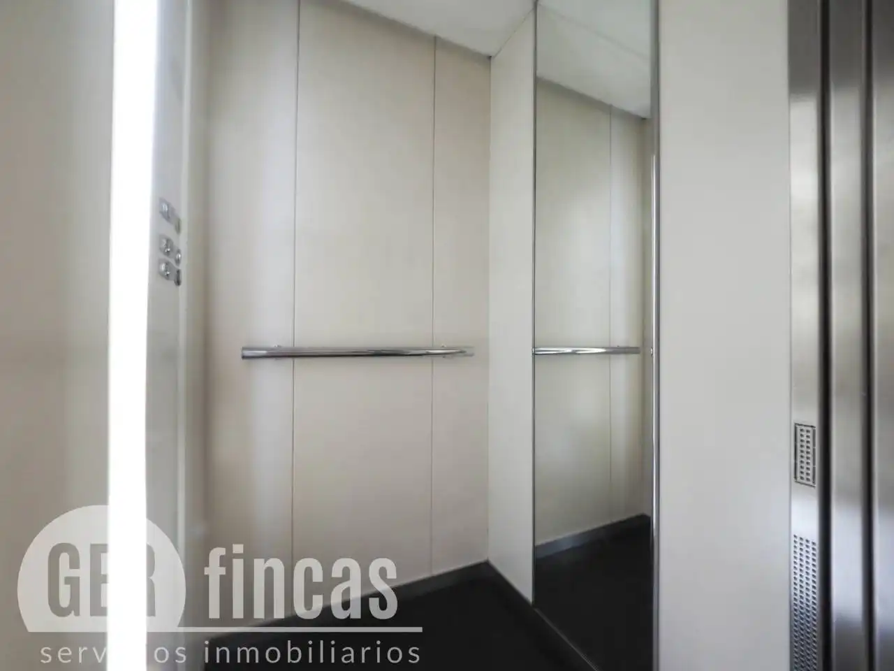 Piso en venta en Terrassa con Aire acondicionado, Calefacción y Balcón
