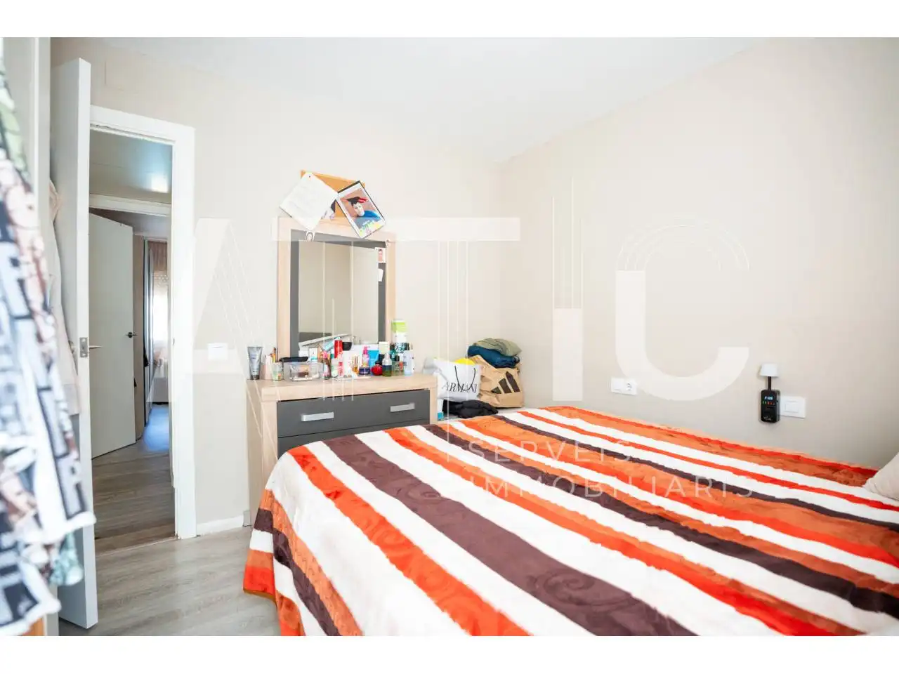 Habitación de Piso en venta en Sabadell con Aire acondicionado, Calefacción y Trastero