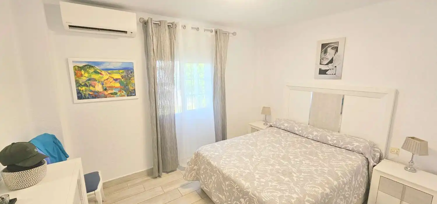 Habitación de Planta baja de alquiler en Vélez-Málaga con Aire acondicionado, Terraza y Piscina