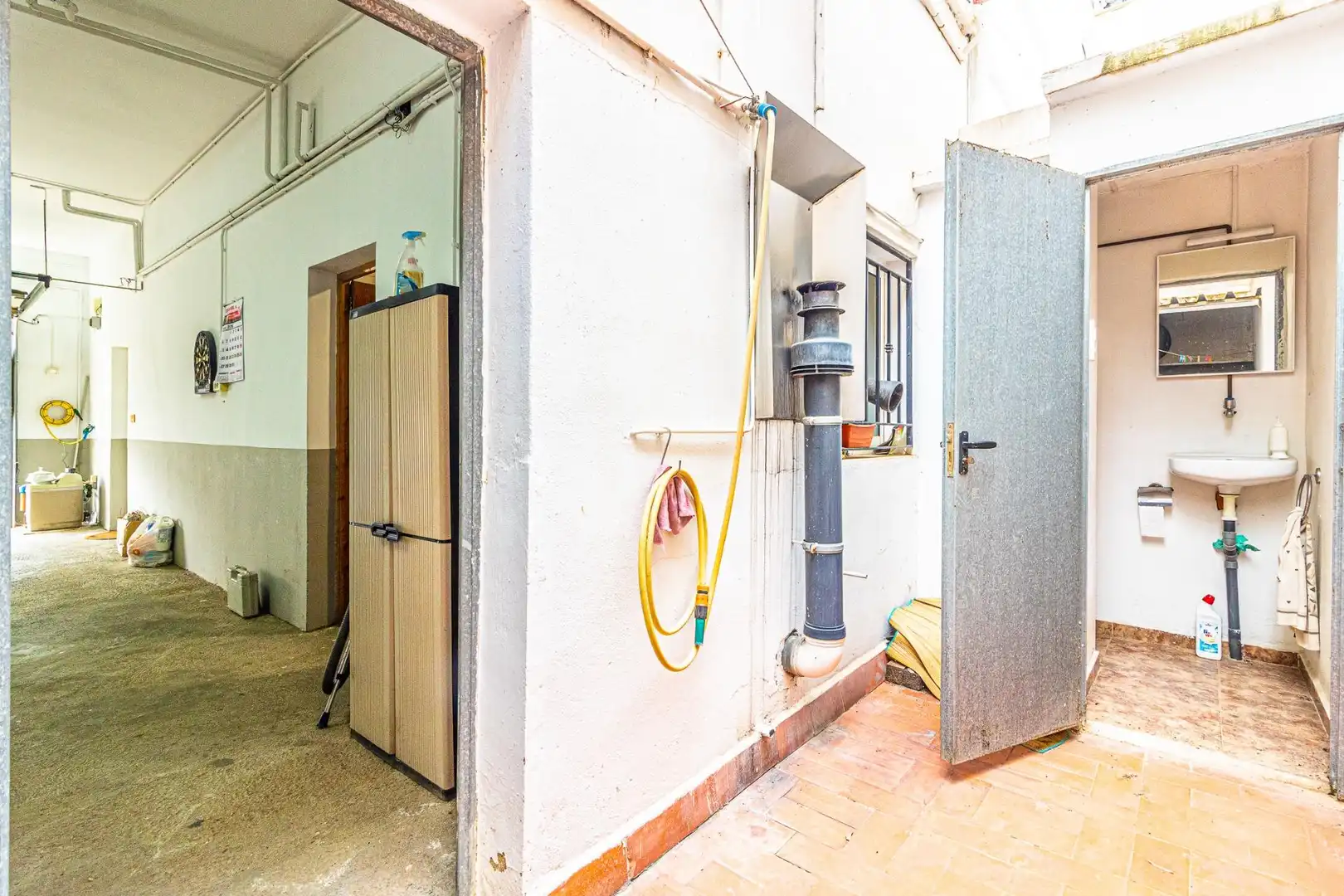 Casa adosada en venta en Carlet con Aire acondicionado, Trastero y Alarma