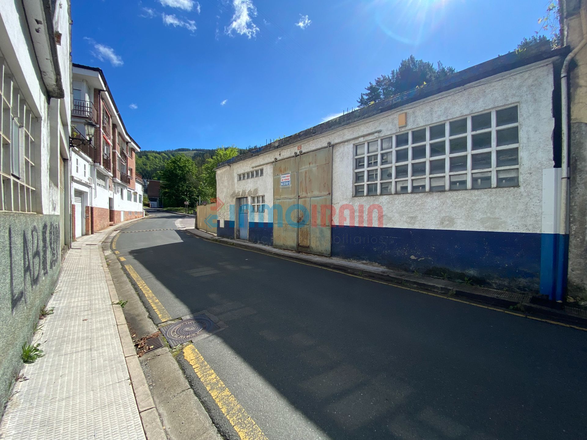 Vista exterior de Nau industrial en venda en Antzuola