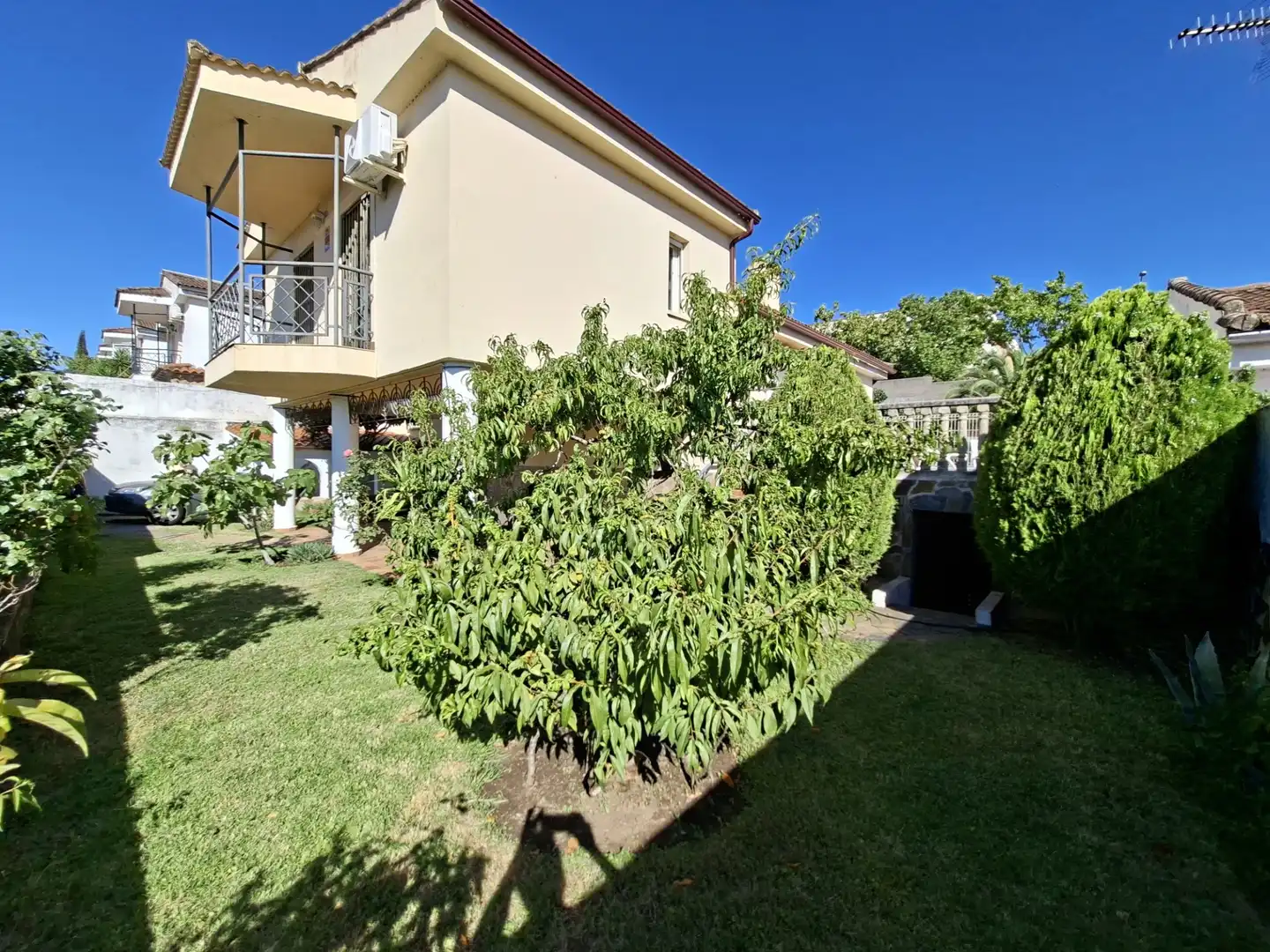 Jardí de Casa o xalet en venda en Plasencia amb Aire condicionat, Calefacció i Terrassa