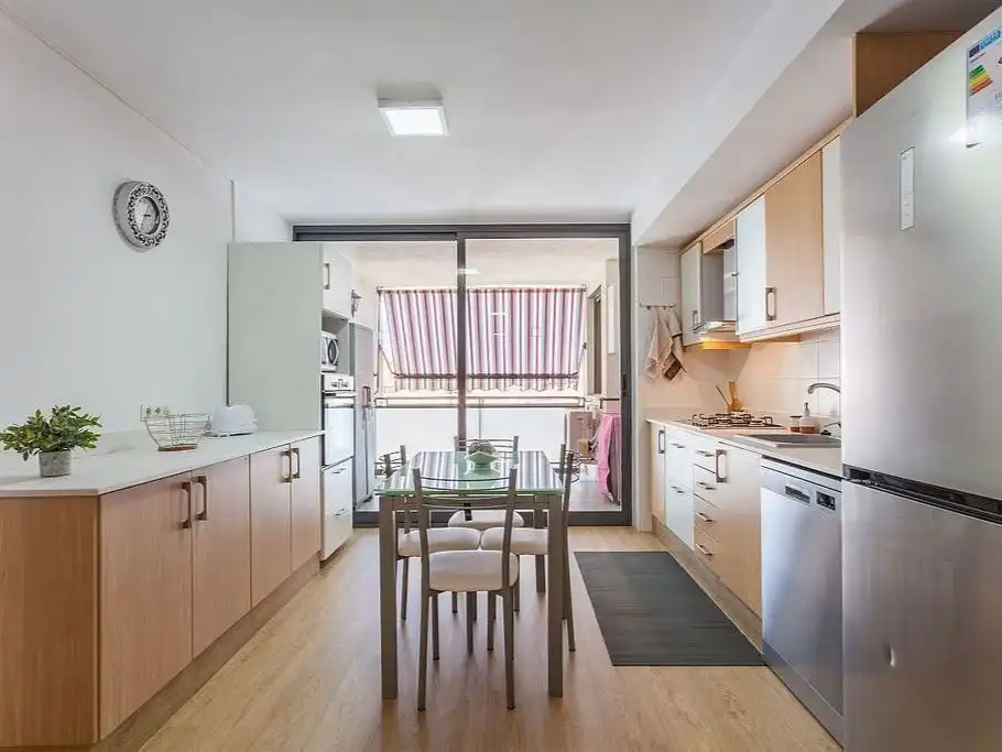 Cocina de Apartamento para compartir en Irun  con Aire acondicionado, Parquet y Amueblado