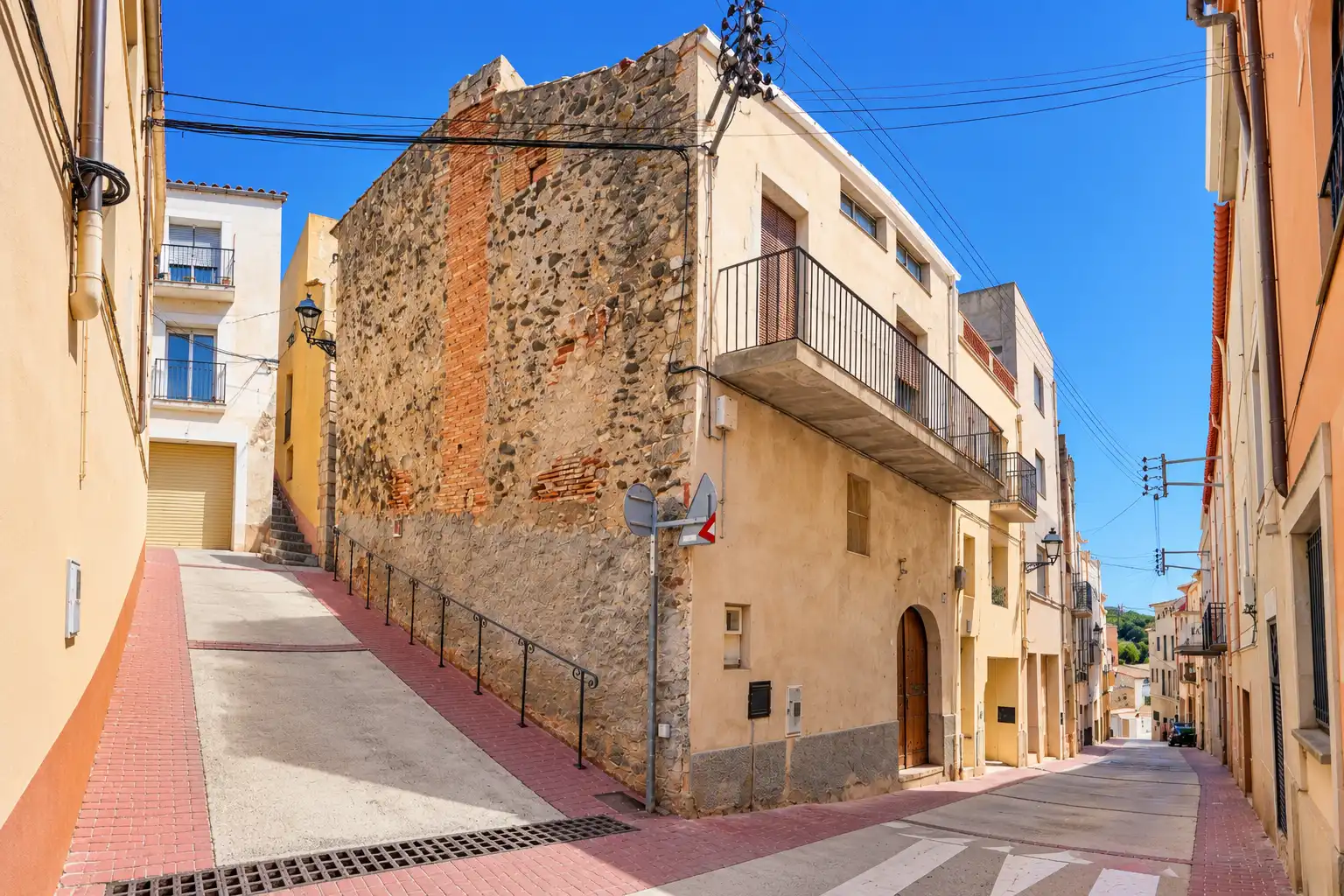 Vista exterior de Casa adosada en venda en Figuerola del Camp, Tarragona