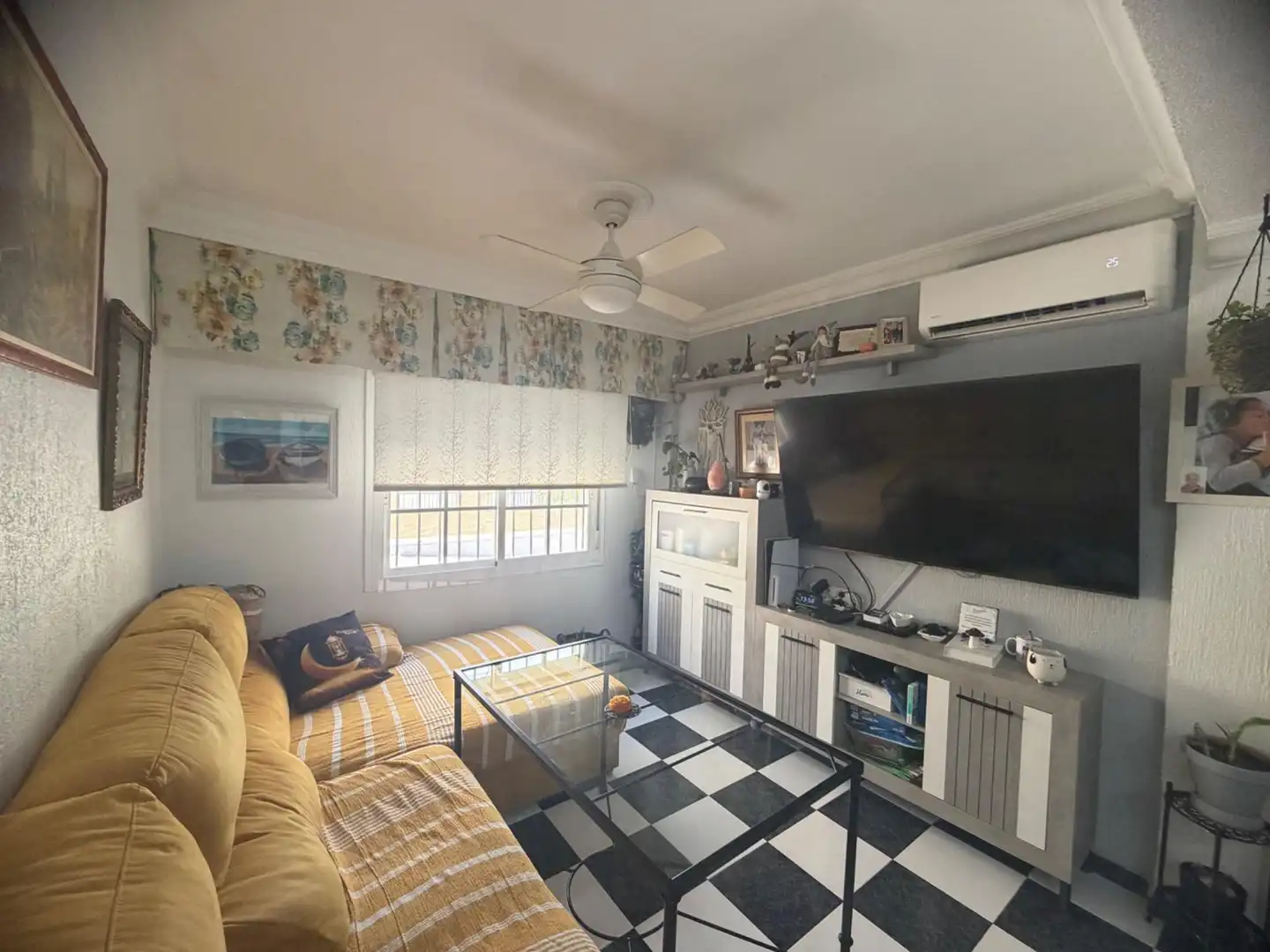 Sala de estar de Planta baja en venta en Huelva con Amueblado