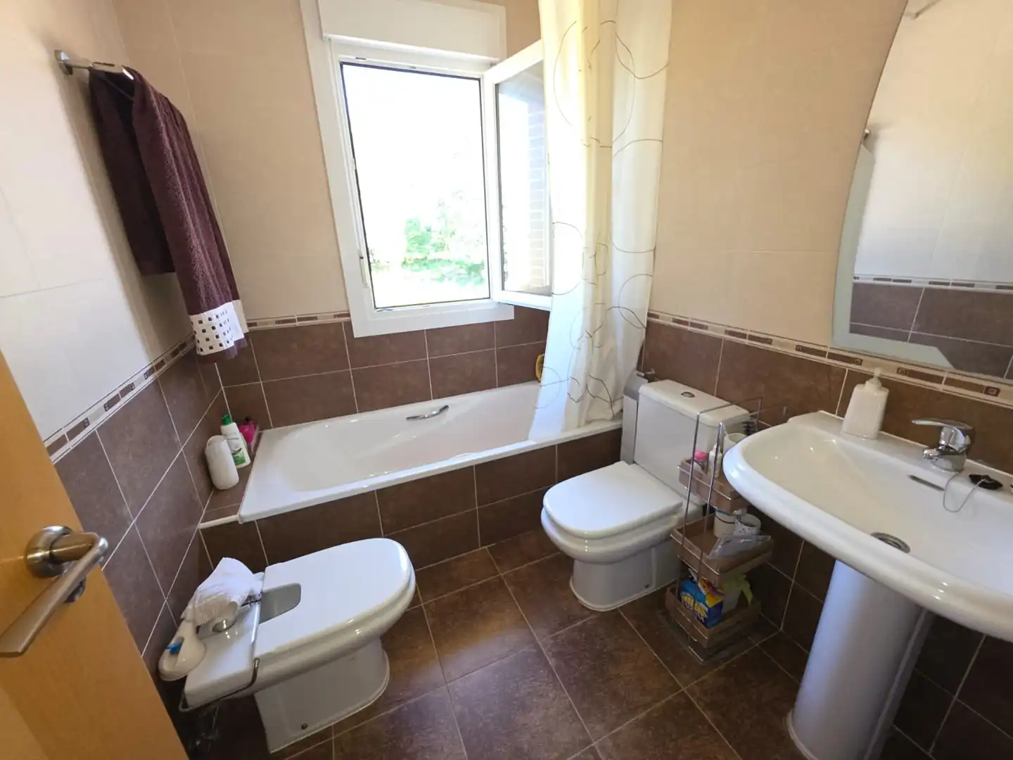 Bathroom of Detached homes for sale in Arenas de San Pedro  with Air Conditioner, Heating and Community pool