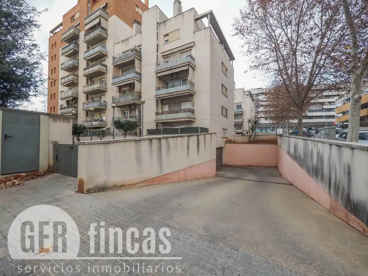 Vista exterior de Garatge en venda en Terrassa