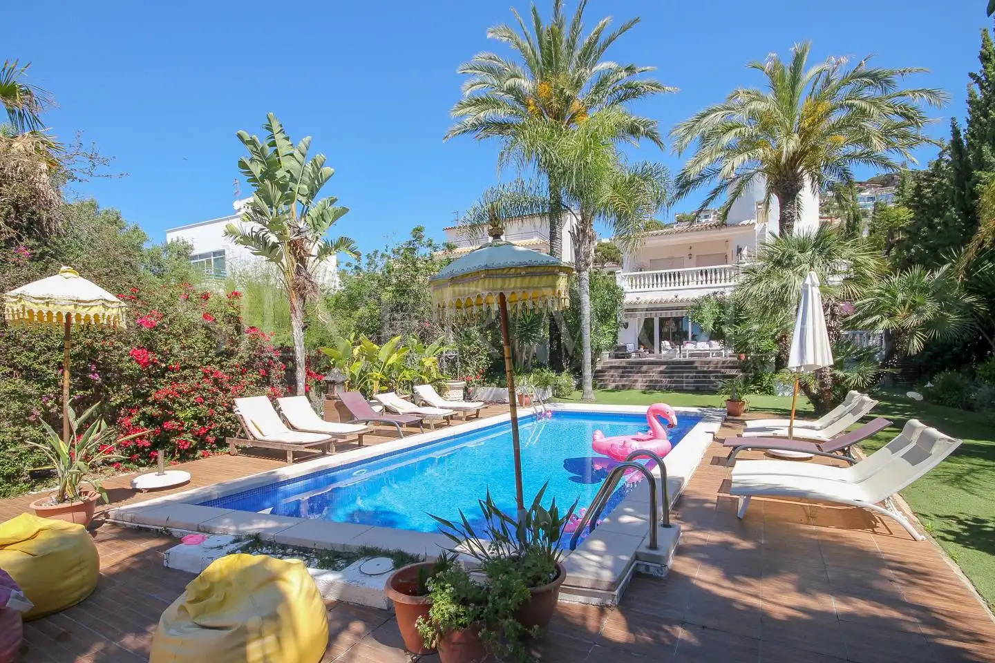 Piscina de Casa o chalet en venta en Sitges con Aire acondicionado, Calefacción y Jardín privado