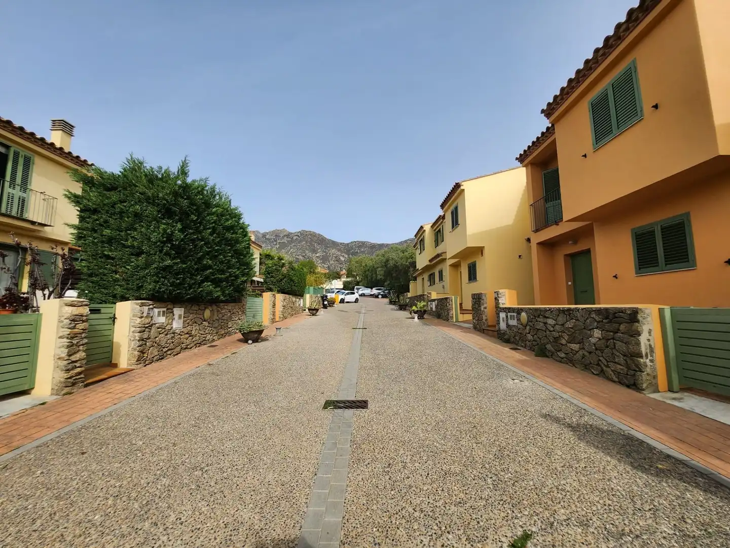 Terraced house with garden for sale in Palau-saverdera, imagen 2