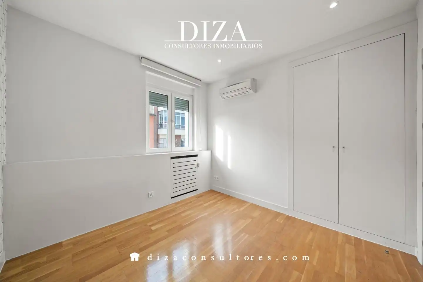 Schlafzimmer von Wohnung zur Miete in Madrid mit Klimaanlage, Heizung und Balkon