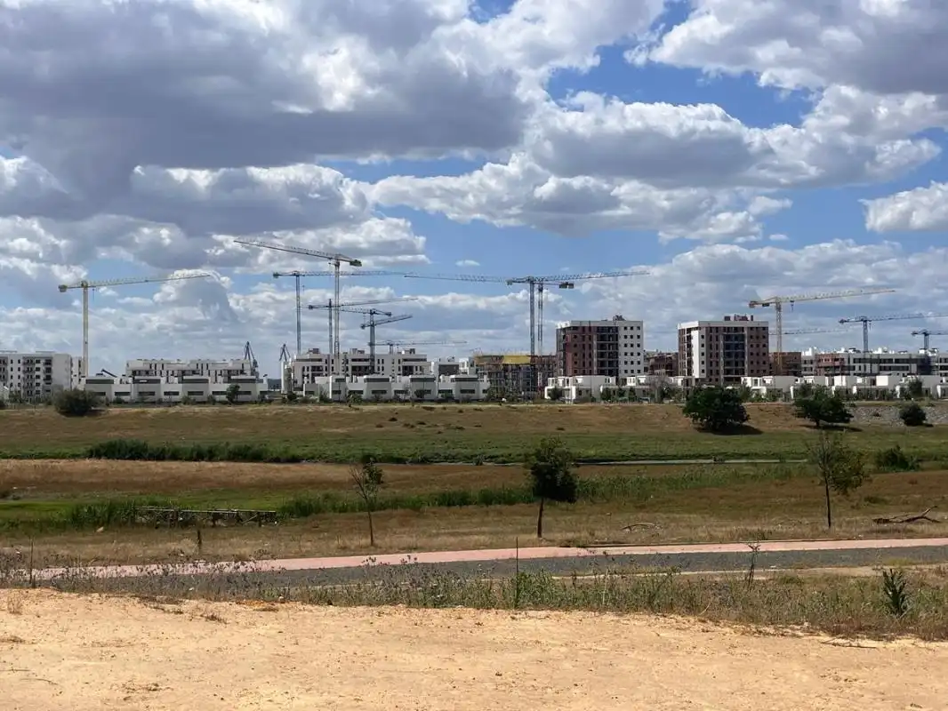 Casa adosada en venda en Sevilla amb Aire condicionat, Calefacció i Jardí privat