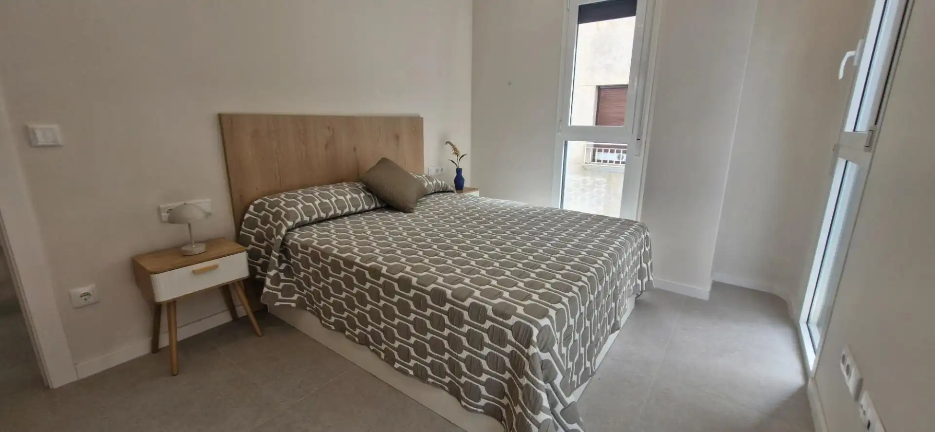 Habitación de Piso de alquiler en Elche / Elx con Aire acondicionado, Parquet y Trastero