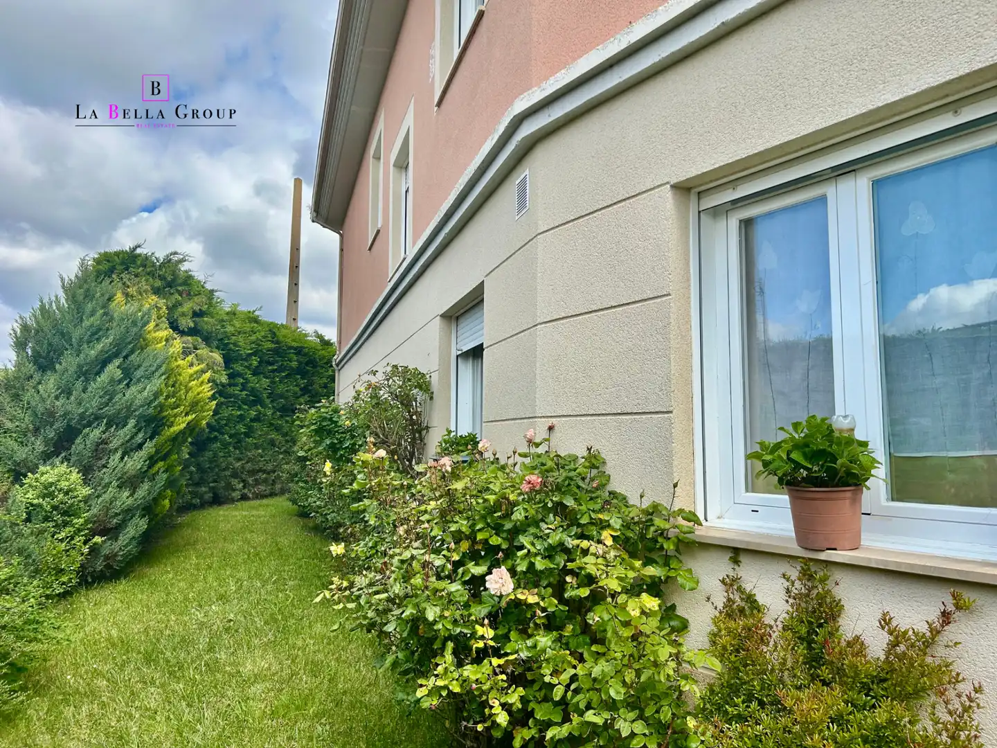 Vista exterior de Casa o chalet en venta en Oña con Calefacción, Jardín privado y Amueblado