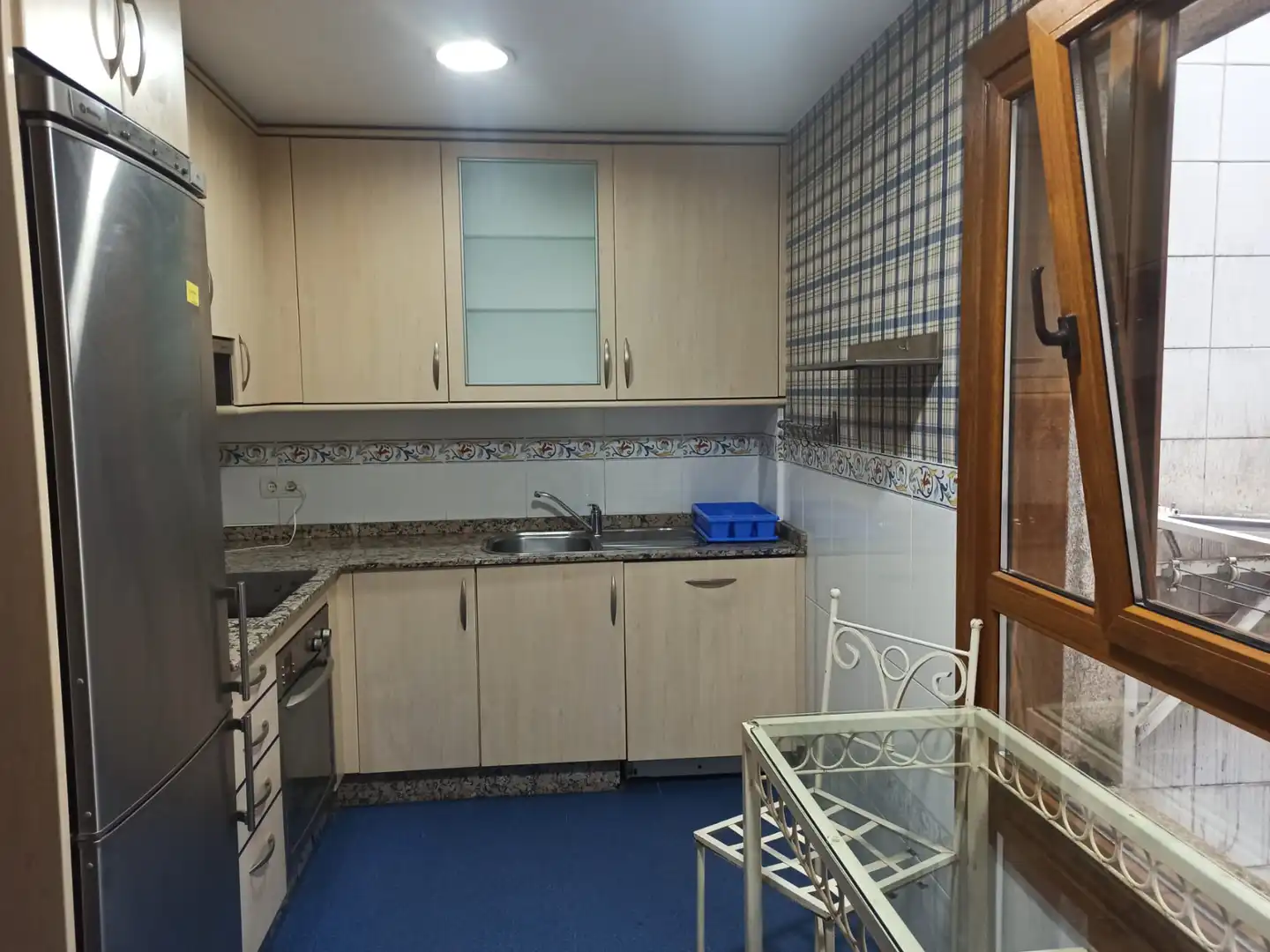 Kitchen of Apartments for rent in Vigo   with Heating, Parquet flooring and Storage room