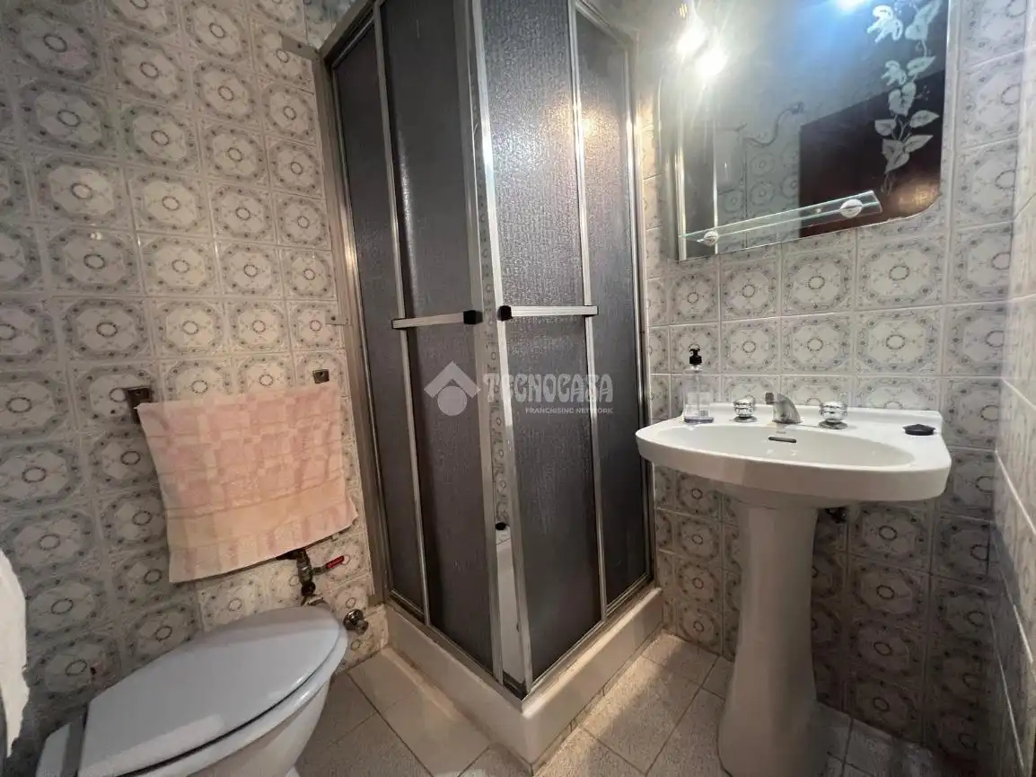 Baño de Piso en venta en Zaragoza con Calefacción y Terraza