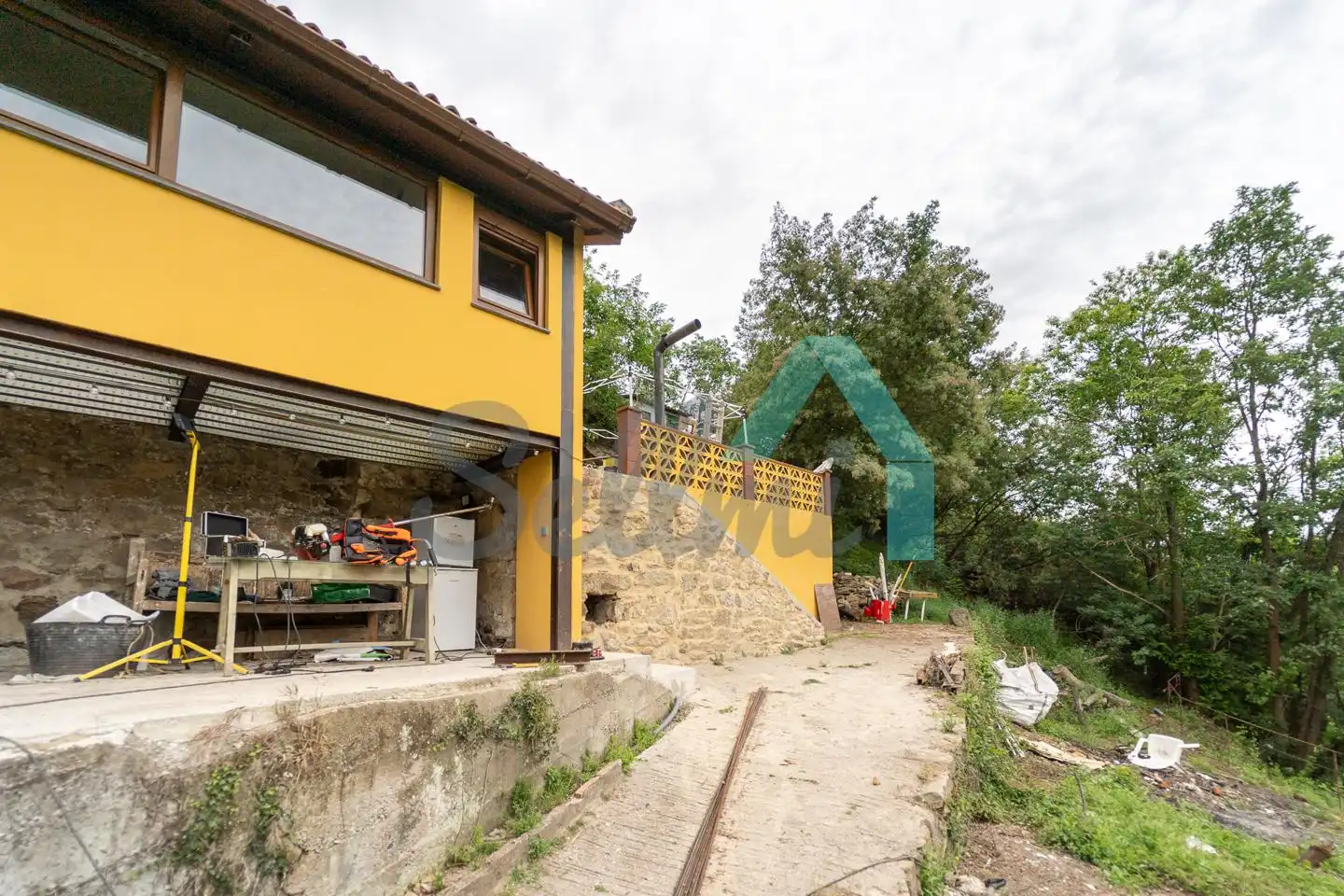 Exterior view of Houses for rent in Mieres (Asturias)  with Heating, Private garden and Parquet flooring