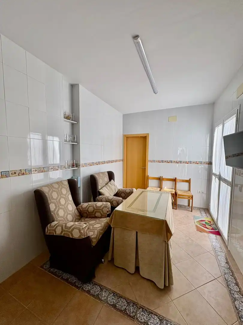 Sala d'estar de Casa o xalet en venda en Gerena amb Aire condicionat, Calefacció i Terrassa