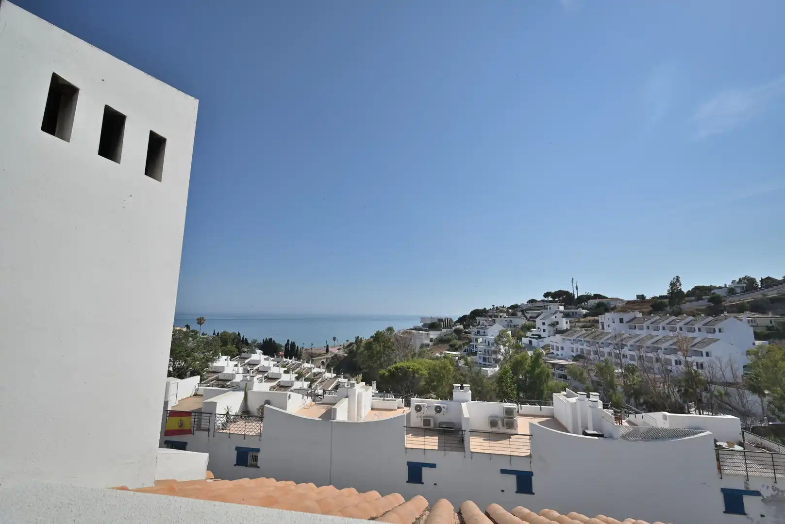 Vista exterior de Casa adosada en venda en Benalmádena amb Aire condicionat, Terrassa i Traster