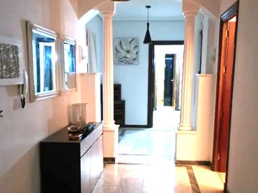 Piso con balcón en venta en Parque de la Constitución 5a
