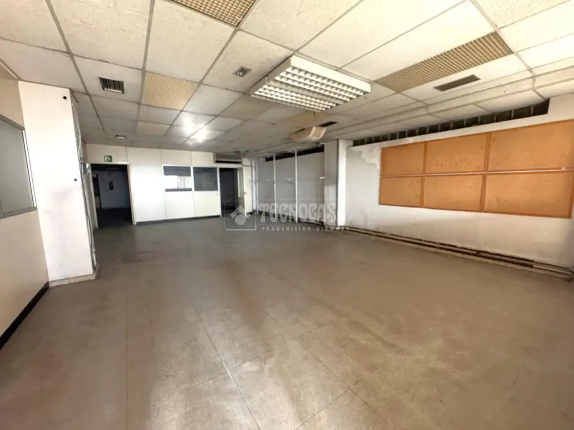 Local comercial en venda a HERMANOS GARCIA NOBLEJAS, imagen 17
