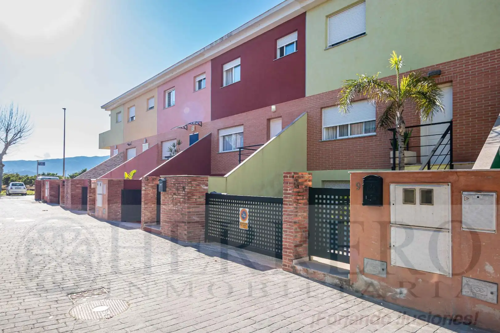 Vista exterior de Casa adosada en venda en Almoines amb Aire condicionat, Calefacció i Jardí privat