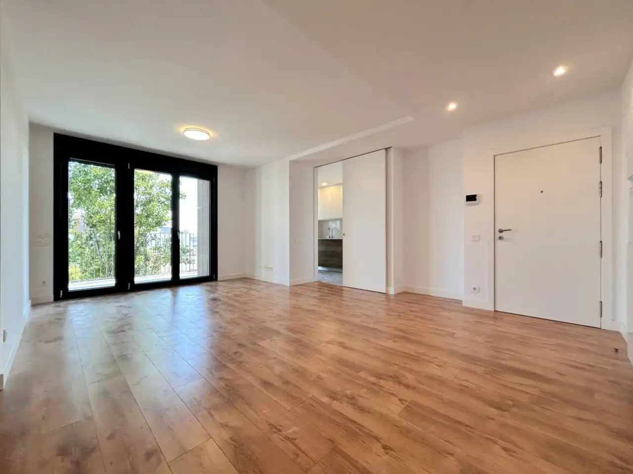 Flat with terrace to rent in Calle Concòrdia, imagen 4