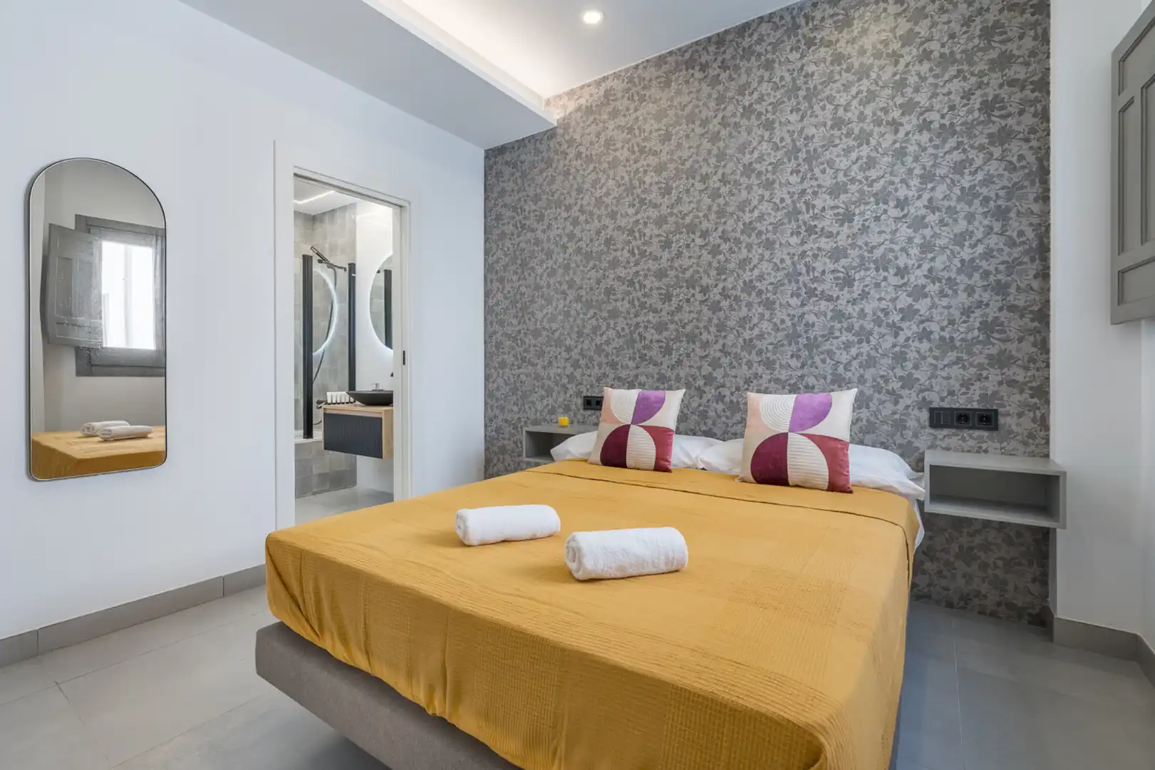 Bedroom of Flat for rent in Granada  with Air Conditioner, Heating and Furnished