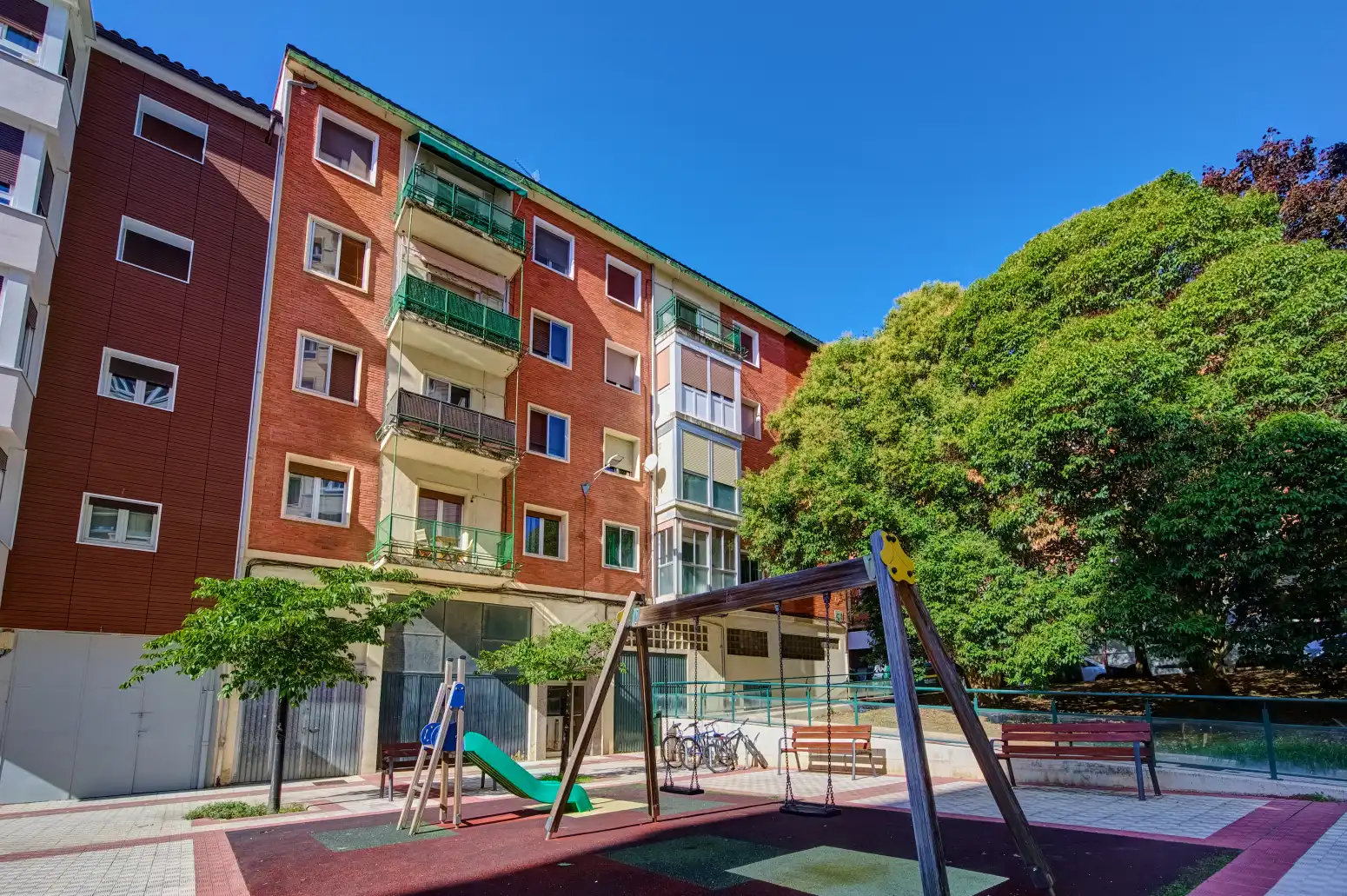 Vista exterior de Piso en venta en Milagrosa