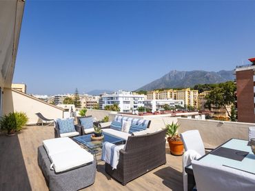 Penthouse with pool for sale in Calle PABLO CASALS